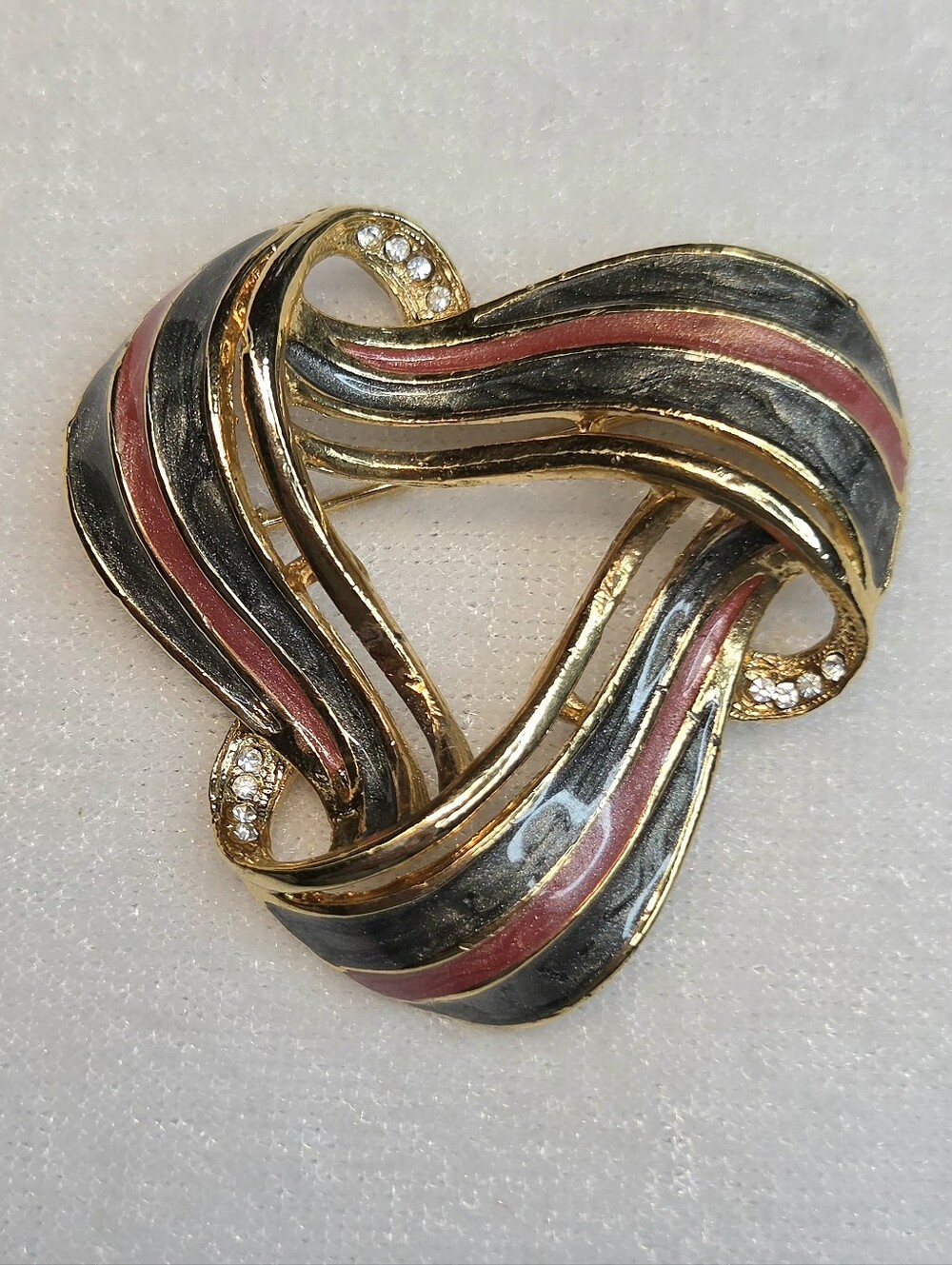Vintage Intertwined Triangular Swirl Brooch / Pin